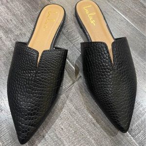 LULU’S Jaelyn Black Crocodile Embossed Pointed-Toe Slides size 9